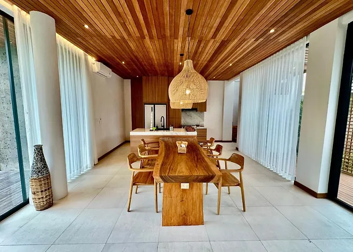 ヴィラ Devadha Riverside Pererenan Canggu